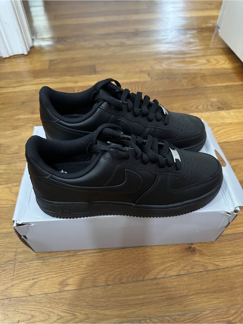 *New* Nike Air Force 1 low men black (CW2288-001) size 9